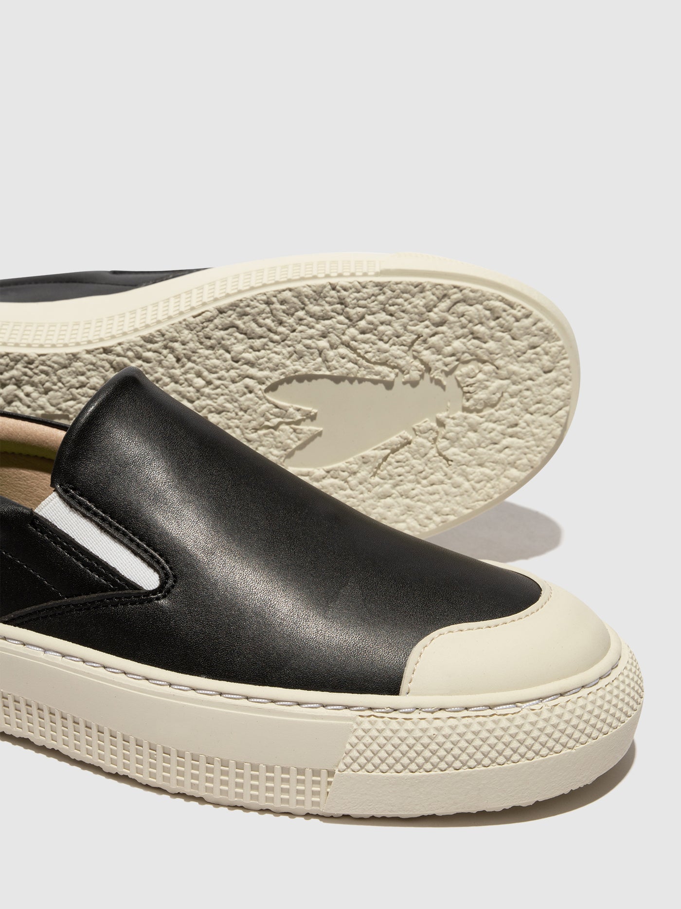 Black Fly London Slip-on Men's Sneakers | 536879RJF