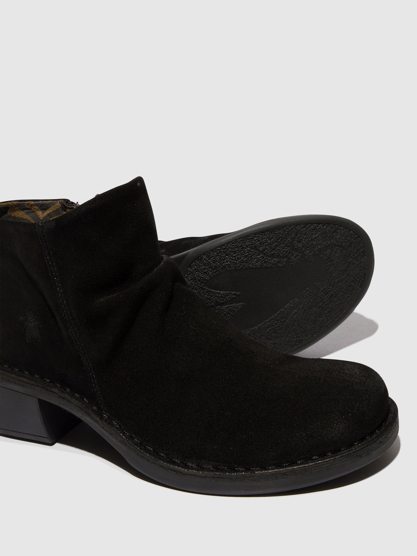 Oil Suede Black Fly London Zip Up Boots Women's Ankle Boots | 136052TXB