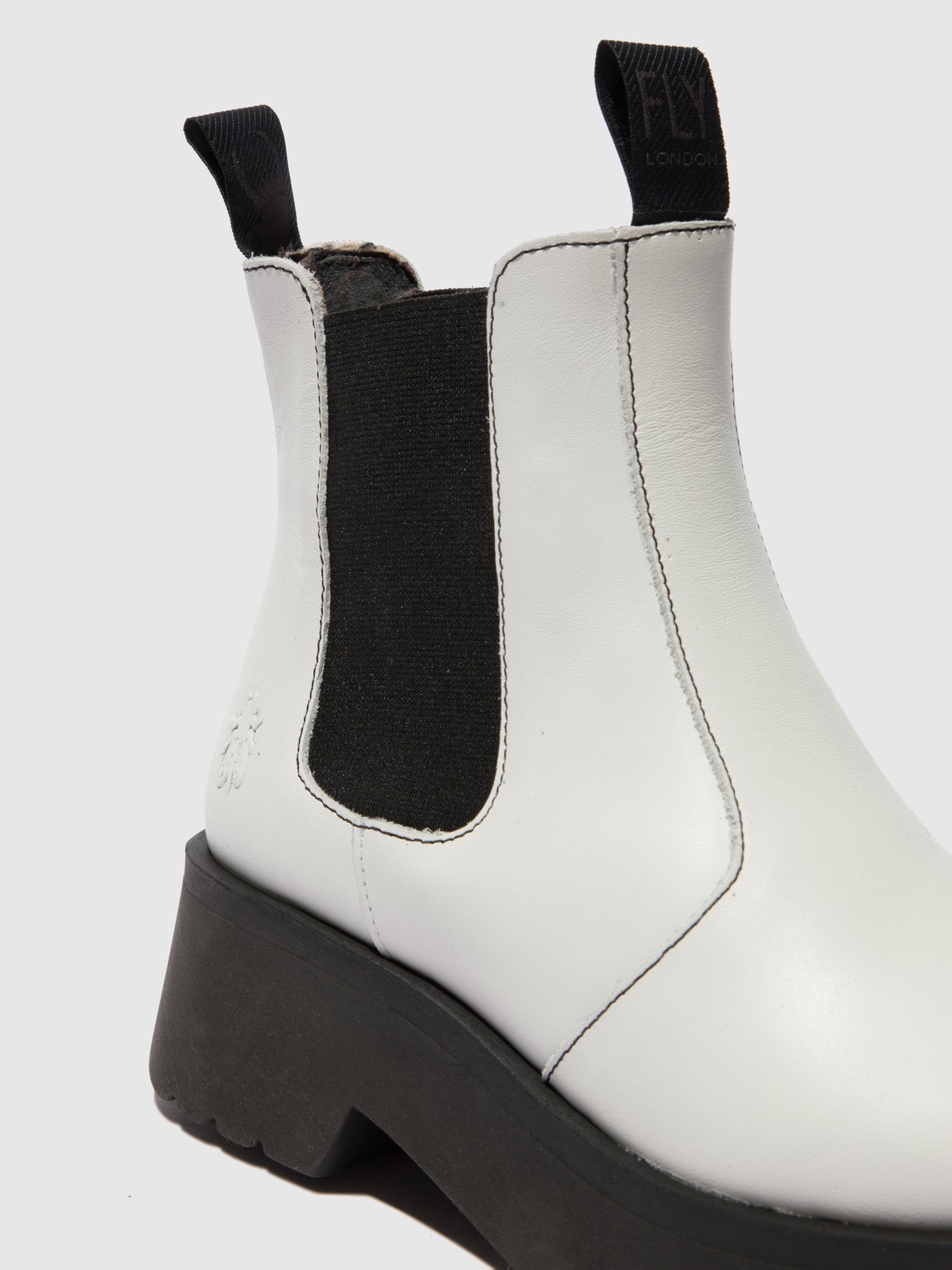 Rug Offwhite Fly London Chelsea Boots Women's Ankle Boots | 342815SPY