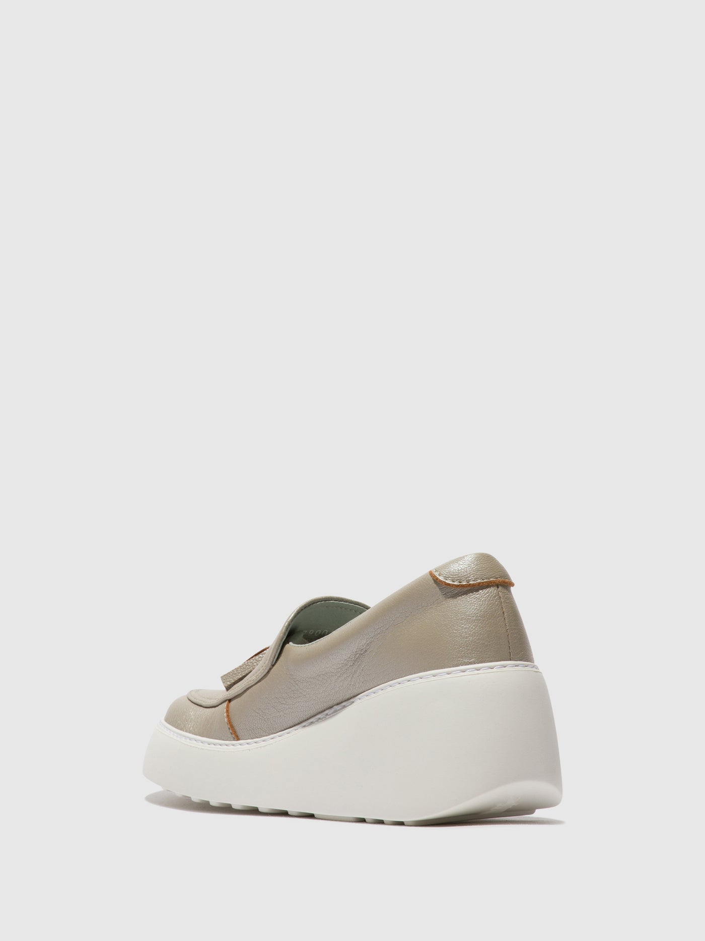 Silver Fly London Slip-on Women's Sneakers | 735210IFL