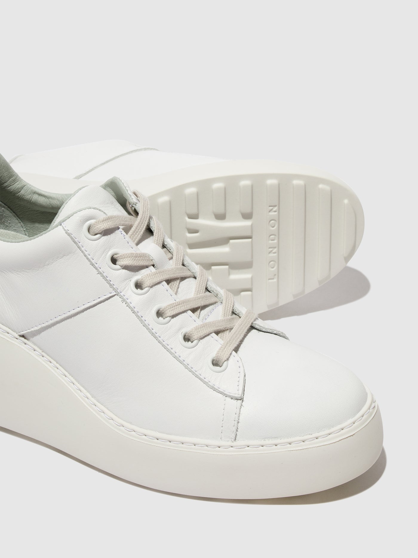 White Fly London Lace-up Women's Sneakers | 285697RUT
